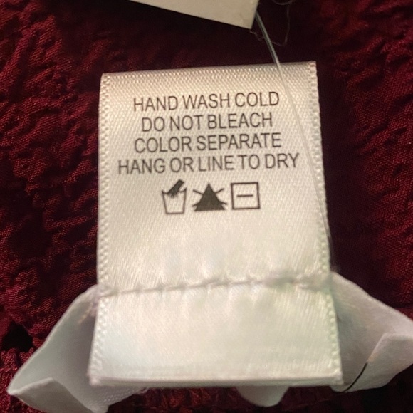 🆕 Kirious Los Angeles Elegant Burgundy Women's Top - Picture 9 of 11